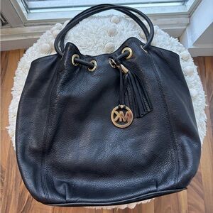 MICHAEL Michael Kors | Black Leather Shoulder Bag